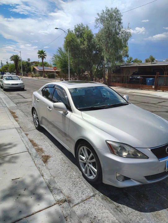 2007 Lexus IS 2nd Gen - Image 4 of 8