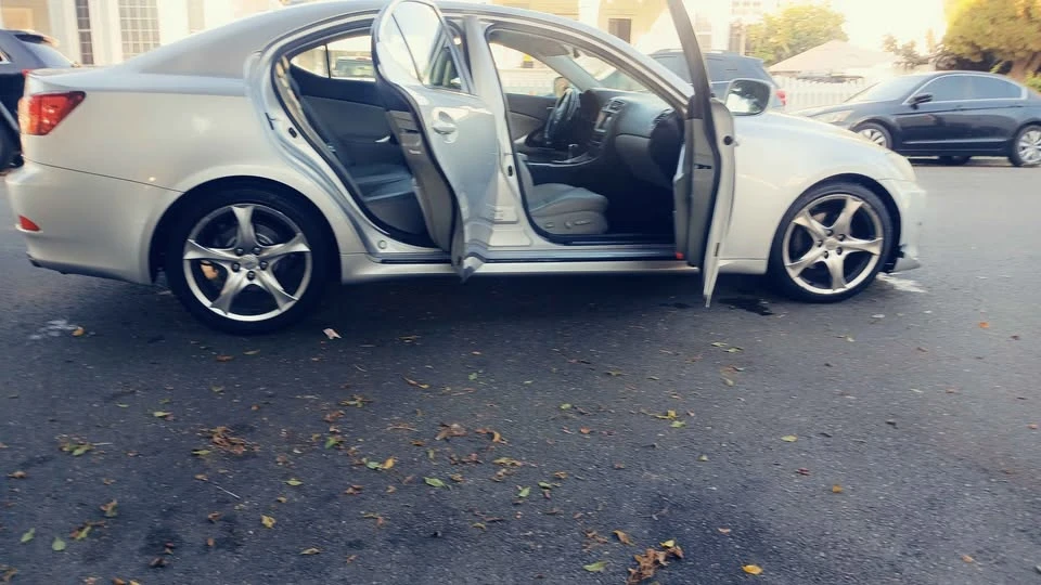 2007 Lexus IS 2nd Gen - Image 11 of 20