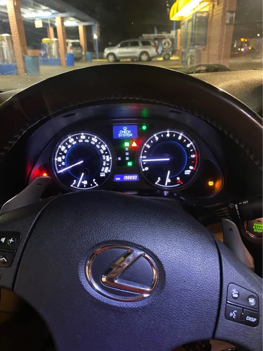 2007 Lexus IS 2nd Gen - Image 2 of 8