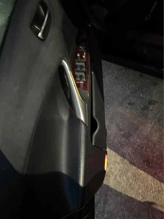 2007 Lexus IS 2nd Gen - Image 11 of 17