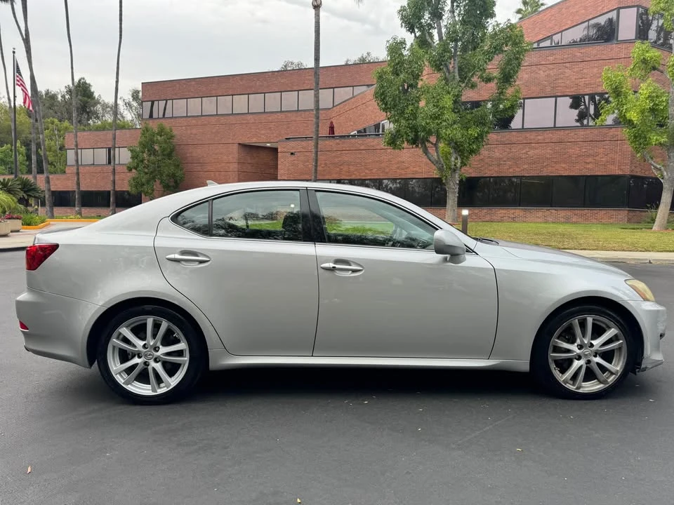 2007 Lexus IS 2nd Gen - Image 4 of 15