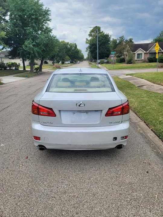 2007 Lexus IS 2nd Gen - Image 5 of 11