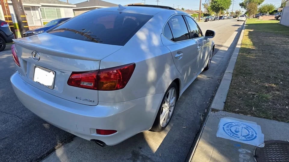 2007 Lexus IS 2nd Gen - Image 4 of 8
