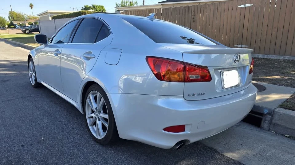 2007 Lexus IS 2nd Gen - Image 5 of 8