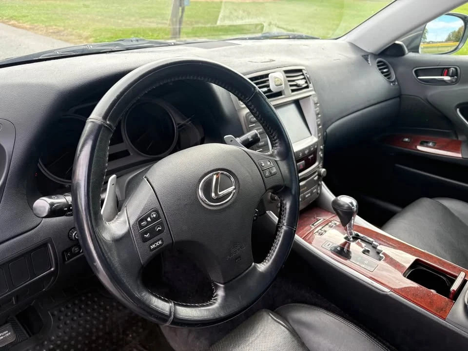 2007 Lexus IS 2nd Gen - Image 11 of 19