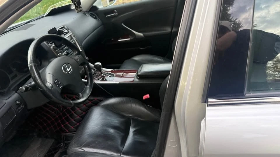 2007 Lexus IS 2nd Gen - Image 5 of 5