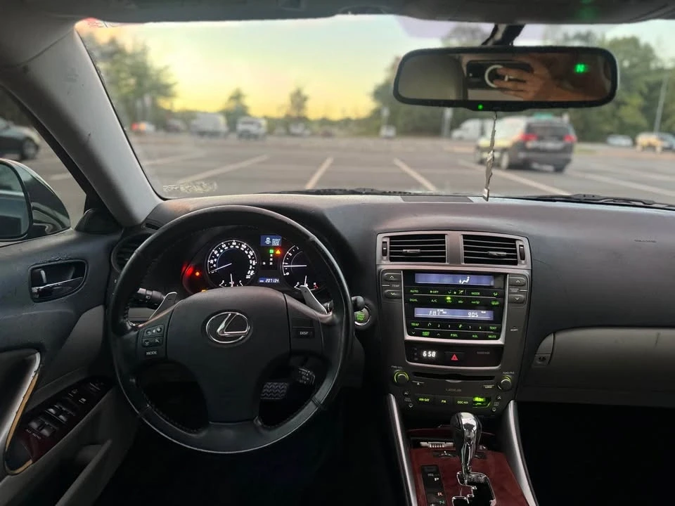 2007 Lexus IS 2nd Gen - Image 10 of 11