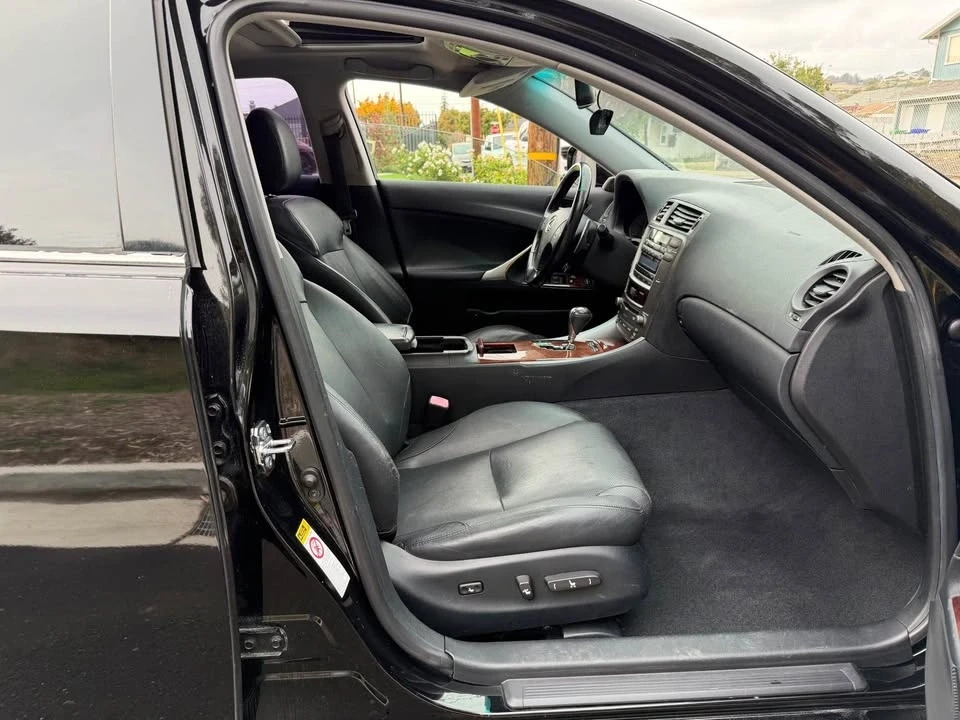2007 Lexus IS 2nd Gen - Image 8 of 11