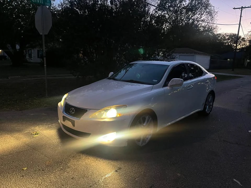 2007 Lexus IS 2nd Gen - Image 4 of 19