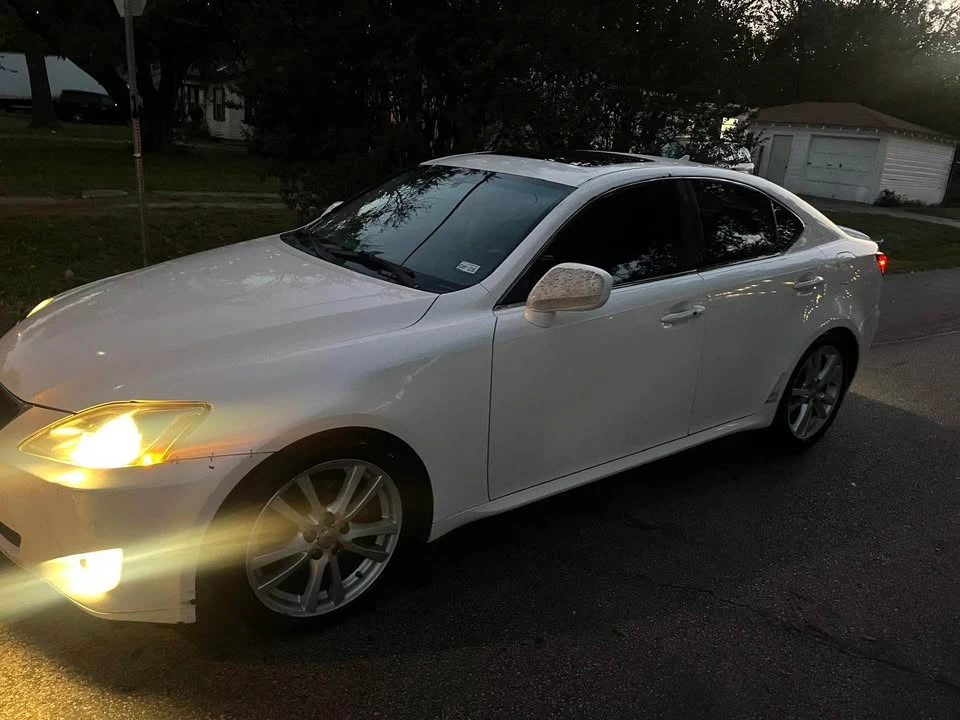 2007 Lexus IS 2nd Gen - Image 5 of 19
