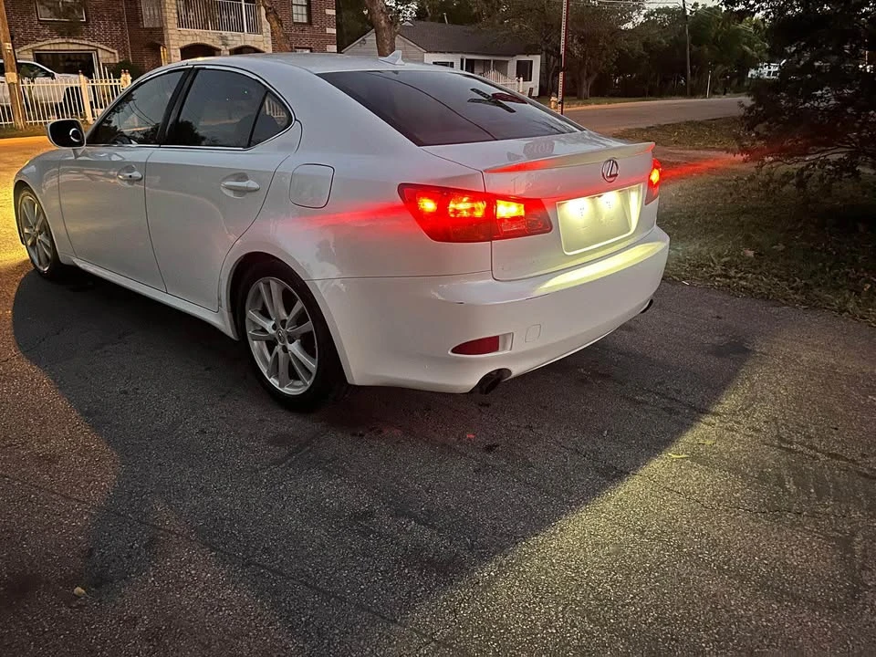 2007 Lexus IS 2nd Gen - Image 12 of 19