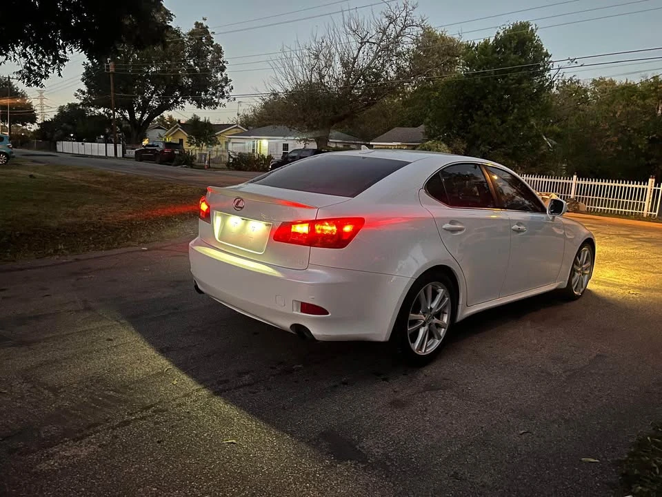 2007 Lexus IS 2nd Gen - Image 13 of 19