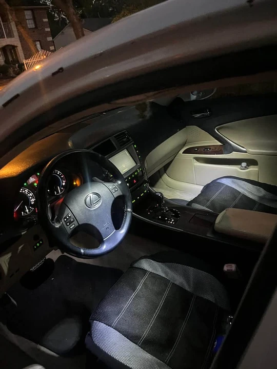 2007 Lexus IS 2nd Gen - Image 10 of 19
