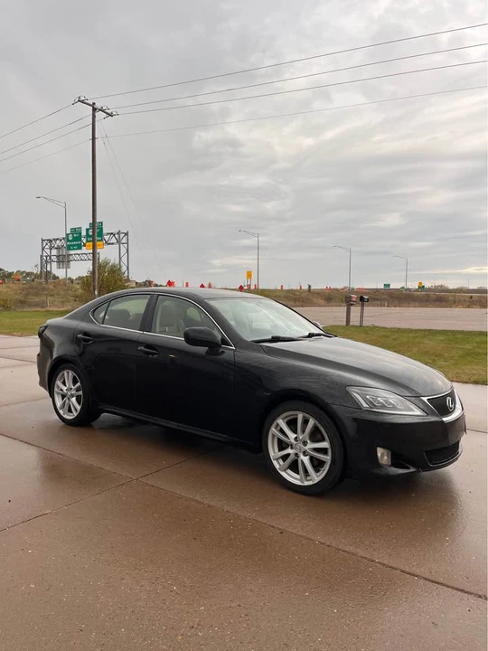 2007 Lexus IS 2nd Gen - Image 4 of 5