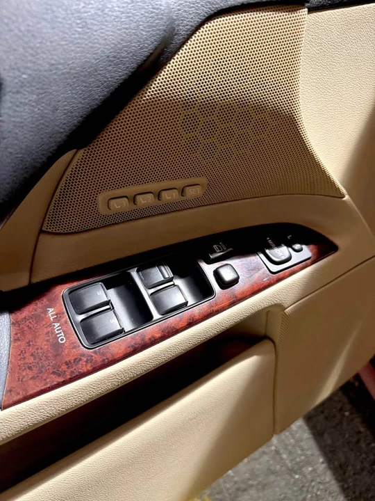 2007 Lexus IS 2nd Gen - Image 13 of 17