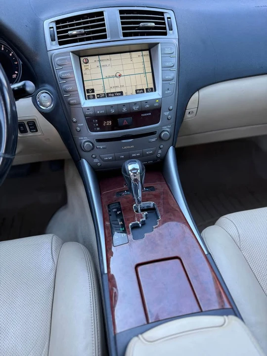 2007 Lexus IS 2nd Gen - Image 13 of 18