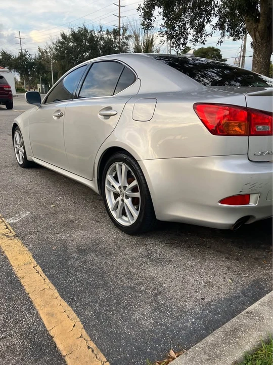 2007 Lexus IS 2nd Gen - Image 11 of 15