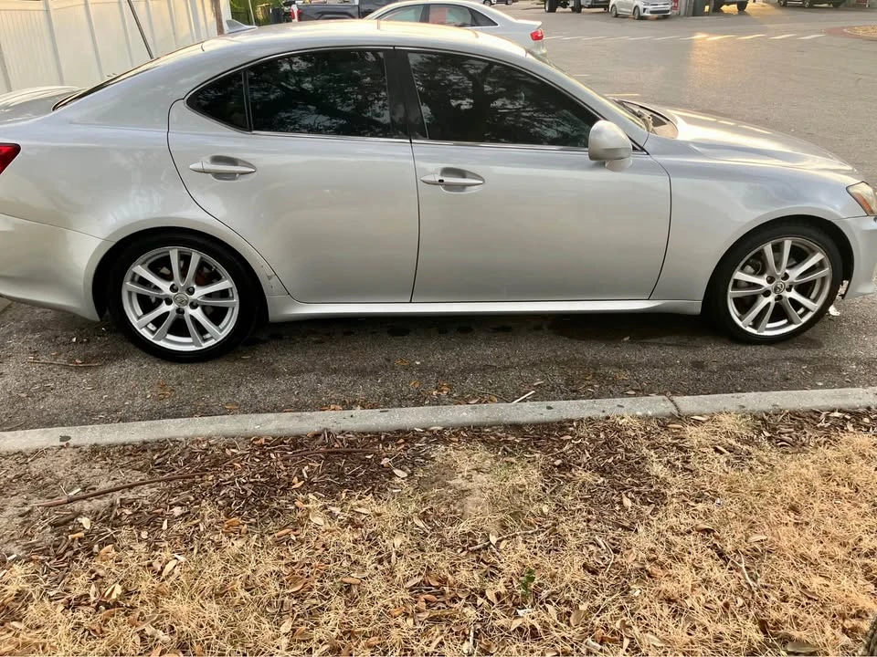 2007 Lexus IS 2nd Gen - Image 4 of 15