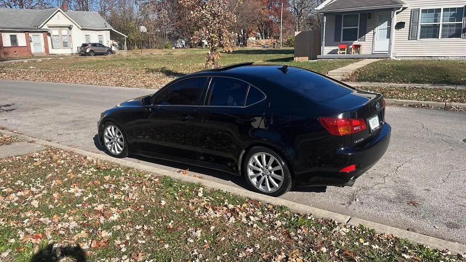 2007 Lexus IS 2nd Gen - Image 3 of 4