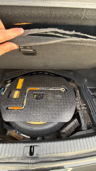 2007 Lexus IS 2nd Gen - Image 11 of 12