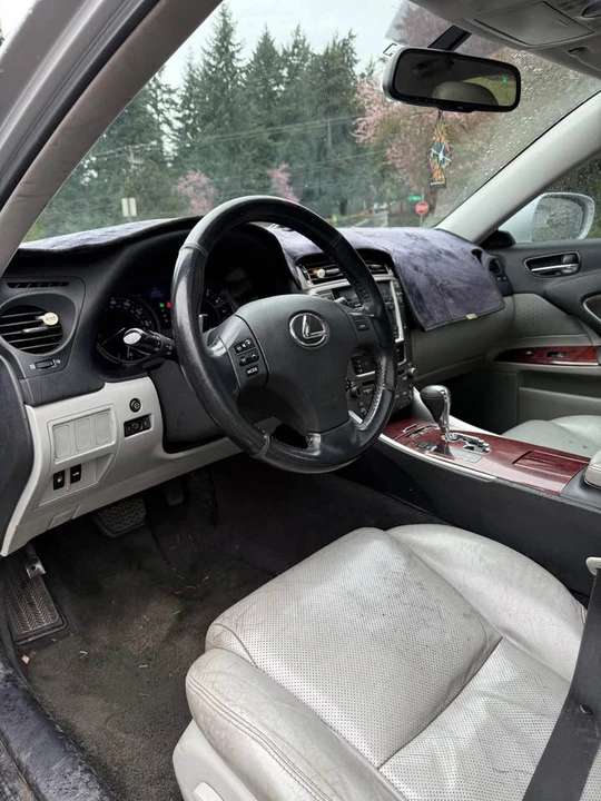 2007 Lexus IS 2nd Gen - Image 10 of 13