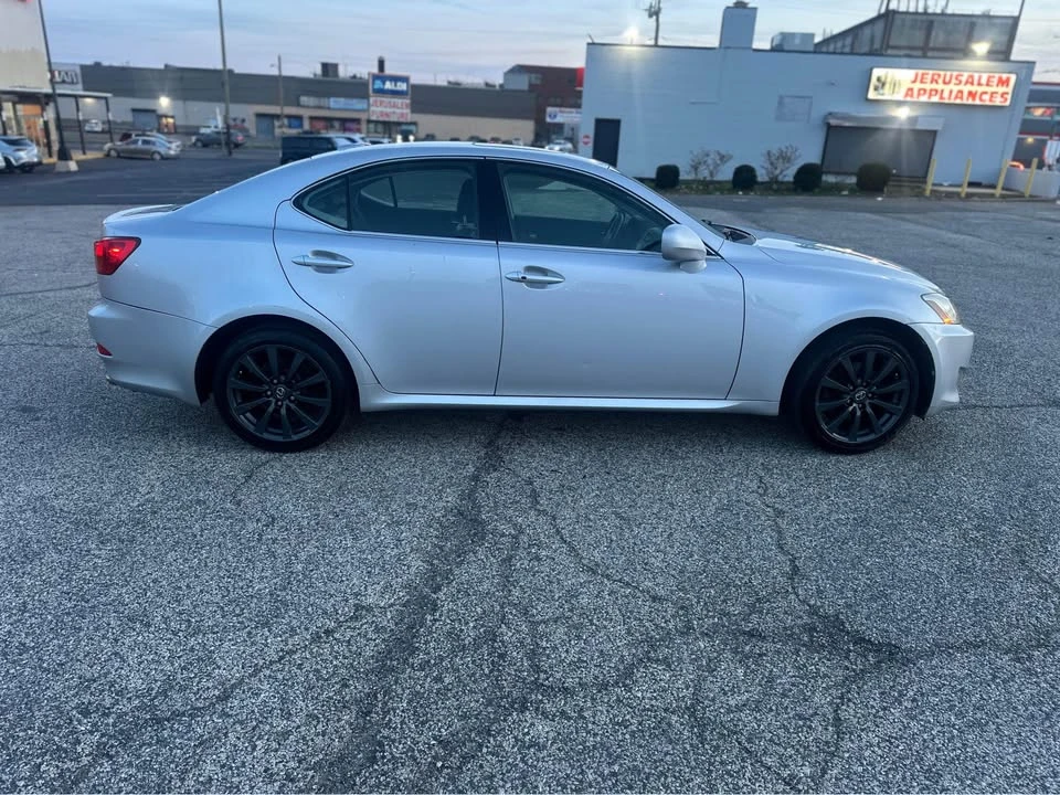 2007 Lexus IS 2nd Gen - Image 11 of 17