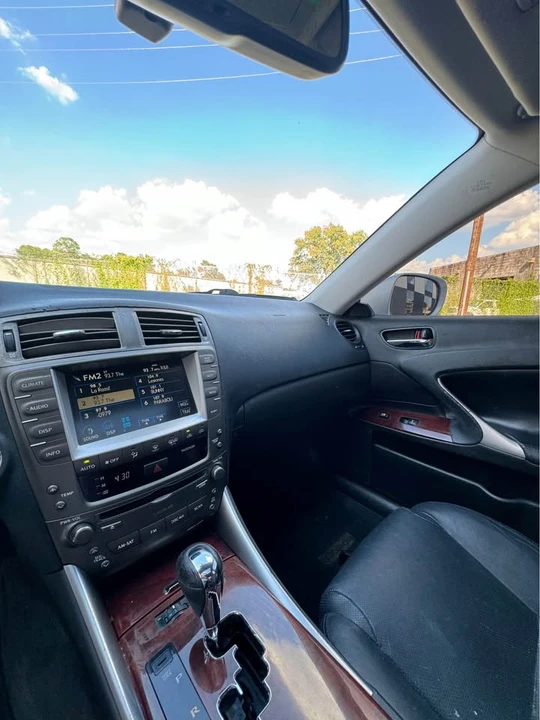 2007 Lexus IS 2nd Gen - Image 7 of 10