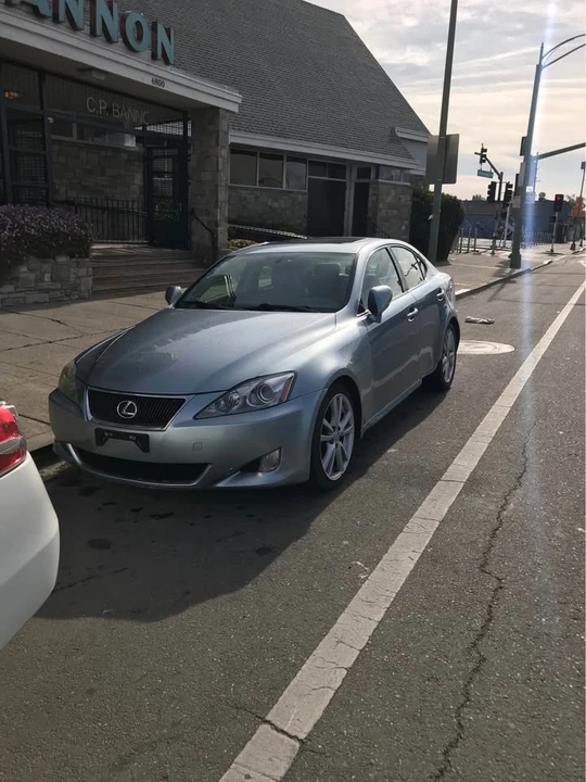 2007 Lexus IS 2nd Gen - Image 2 of 7