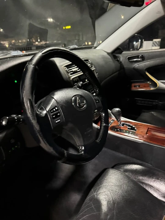 2007 Lexus IS 2nd Gen - Image 7 of 10