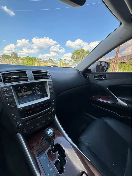 2007 Lexus IS 2nd Gen - Image 8 of 10