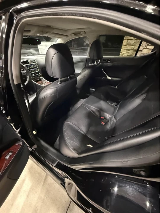 2007 Lexus IS 2nd Gen - Image 11 of 15