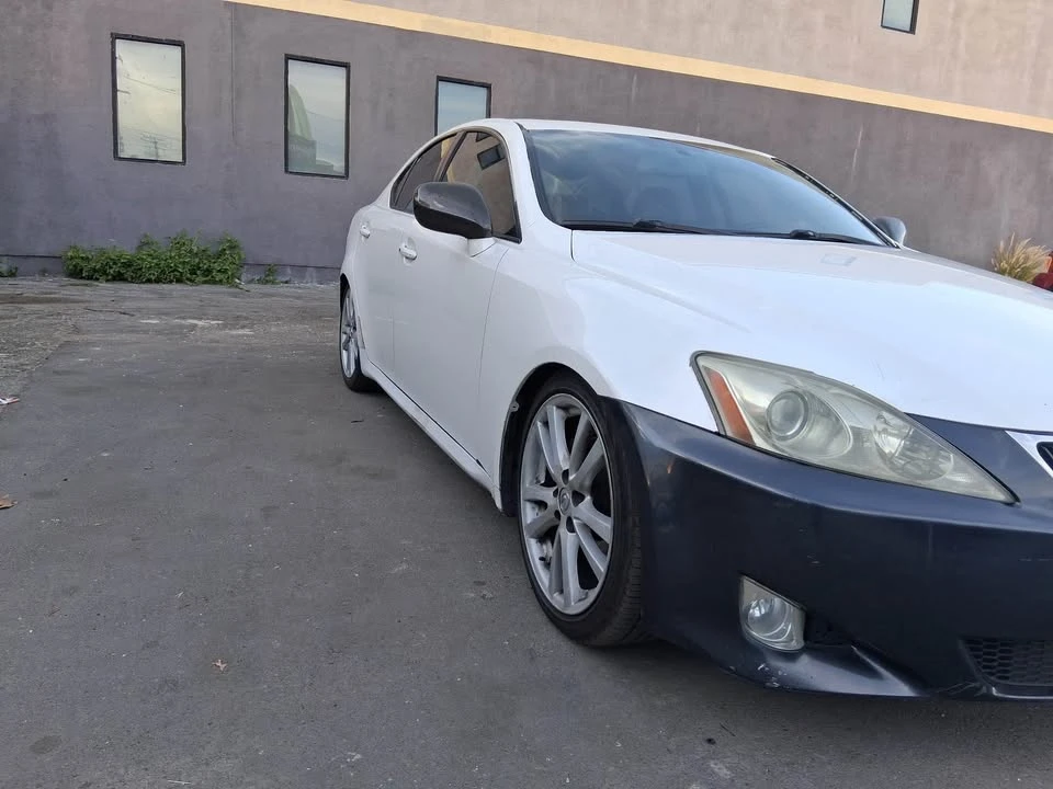 2007 Lexus IS 2nd Gen - Image 4 of 9