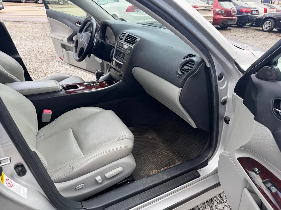 2007 Lexus IS 2nd Gen - Image 16 of 17