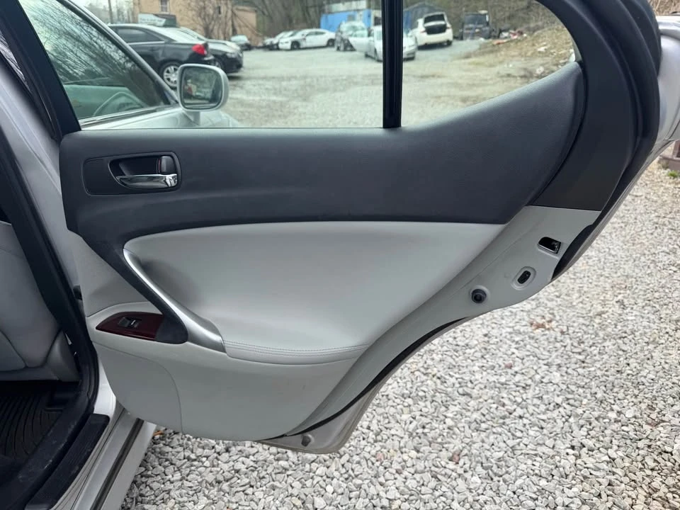 2007 Lexus IS 2nd Gen - Image 13 of 17