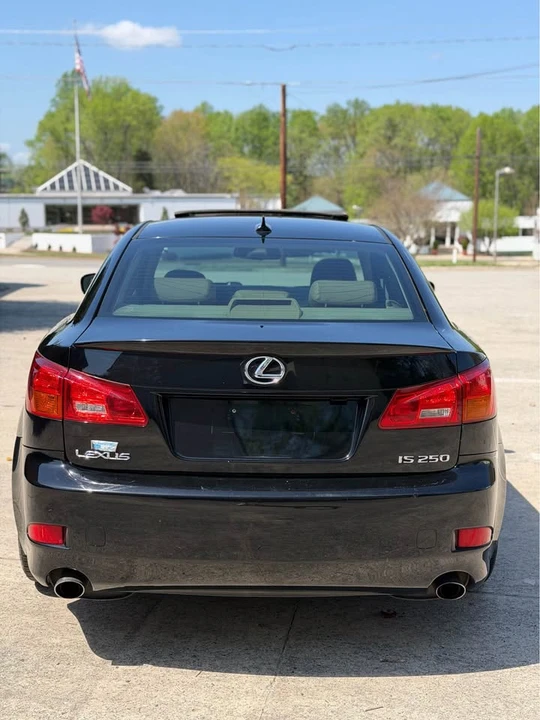 2007 Lexus IS 2nd Gen - Image 9 of 17