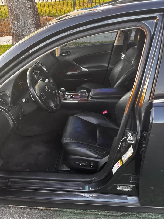 2007 Lexus IS 2nd Gen - Image 9 of 12