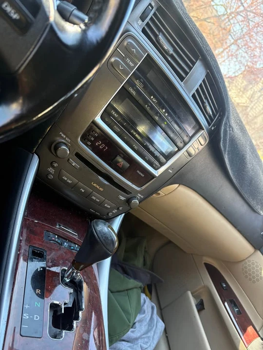 2007 Lexus IS 2nd Gen - Image 10 of 13