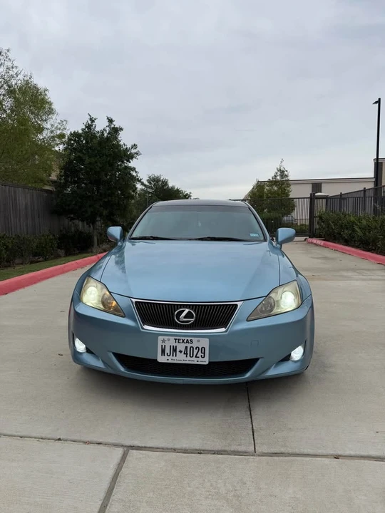 2007 Lexus IS 2nd Gen - Image 11 of 16