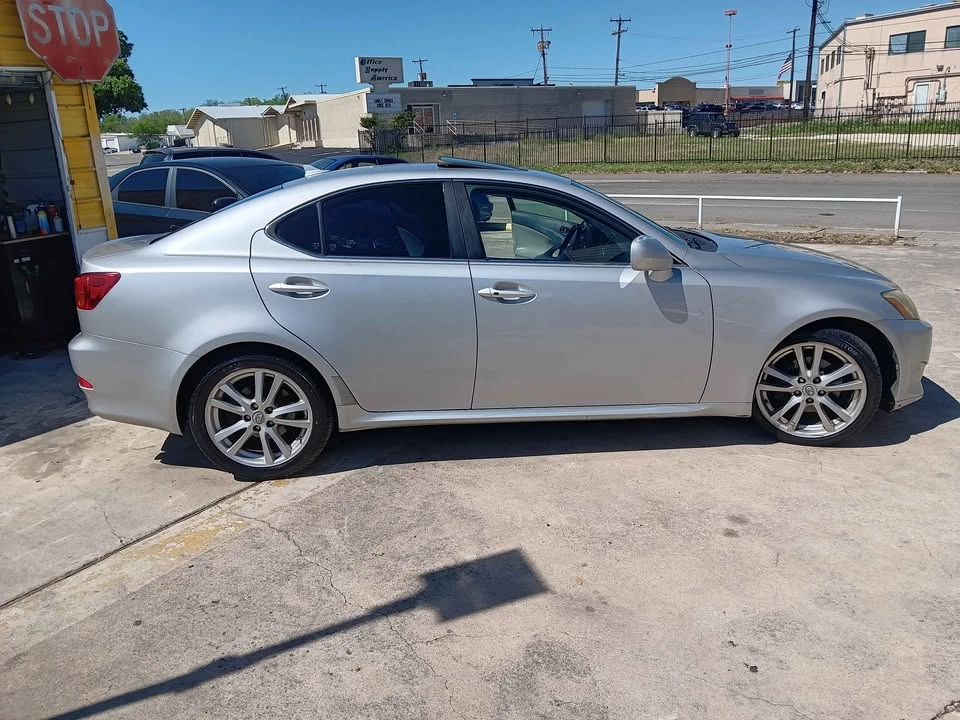 2007 Lexus IS 2nd Gen - Image 4 of 11