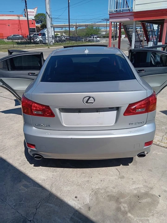 2007 Lexus IS 2nd Gen - Image 5 of 11
