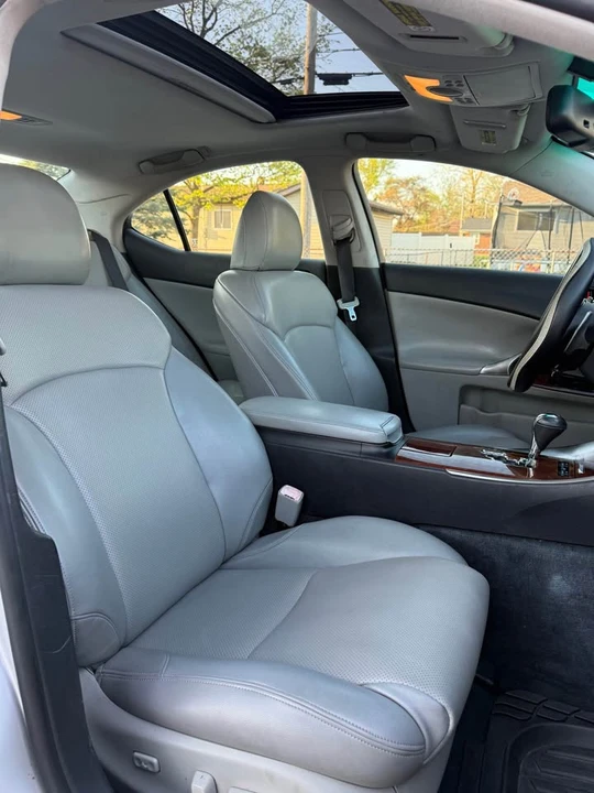 2007 Lexus IS 2nd Gen - Image 11 of 18