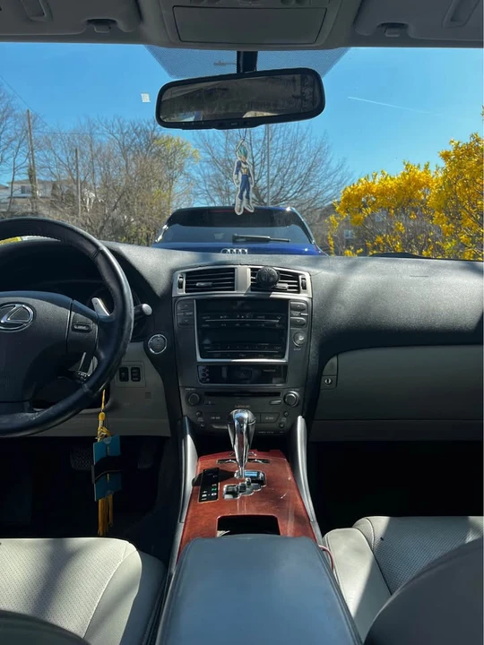 2007 Lexus IS 2nd Gen - Image 11 of 20