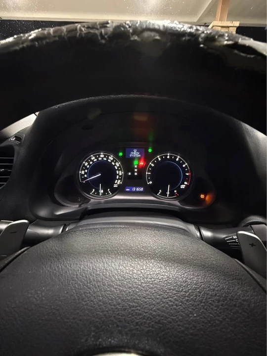 2007 Lexus IS 2nd Gen - Image 6 of 15