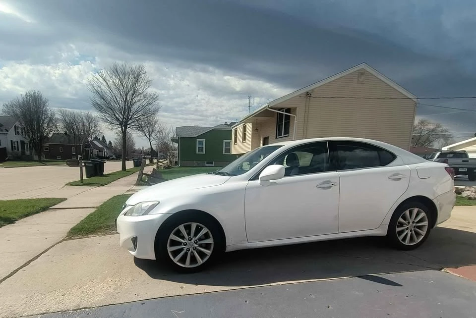2007 Lexus IS 2nd Gen - Image 2 of 8