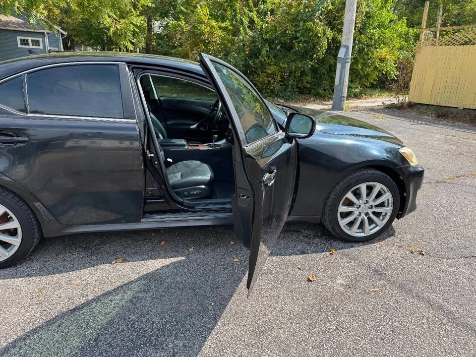 2007 Lexus IS 2nd Gen - Image 4 of 19
