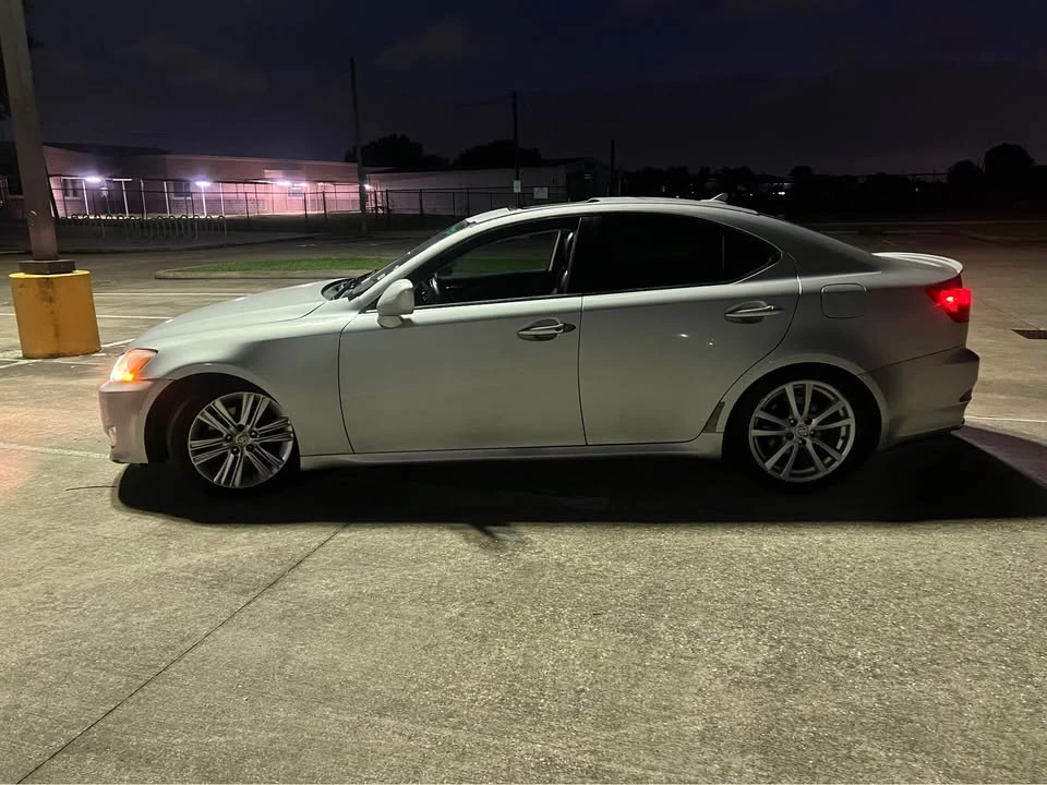 2007 Lexus IS 2nd Gen - Image 5 of 8