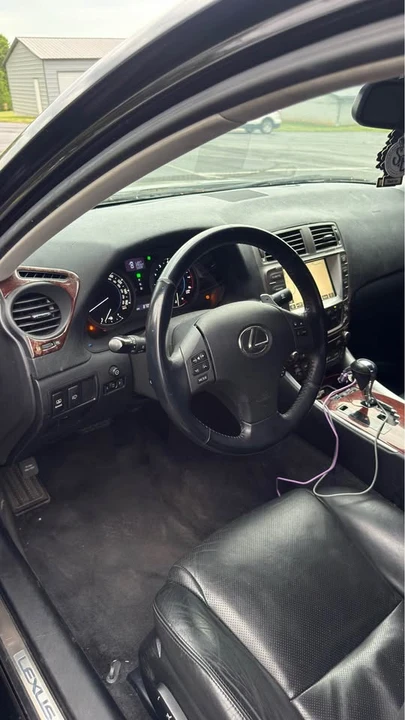 2007 Lexus IS 2nd Gen - Image 9 of 13