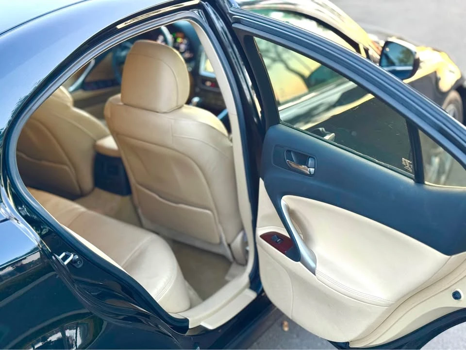 2007 Lexus IS 2nd Gen - Image 8 of 11