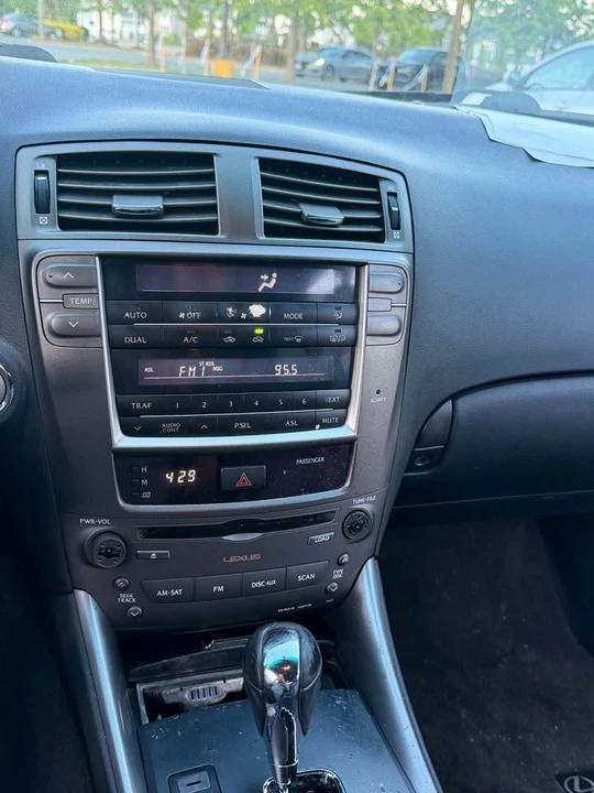 2007 Lexus IS 2nd Gen - Image 16 of 17
