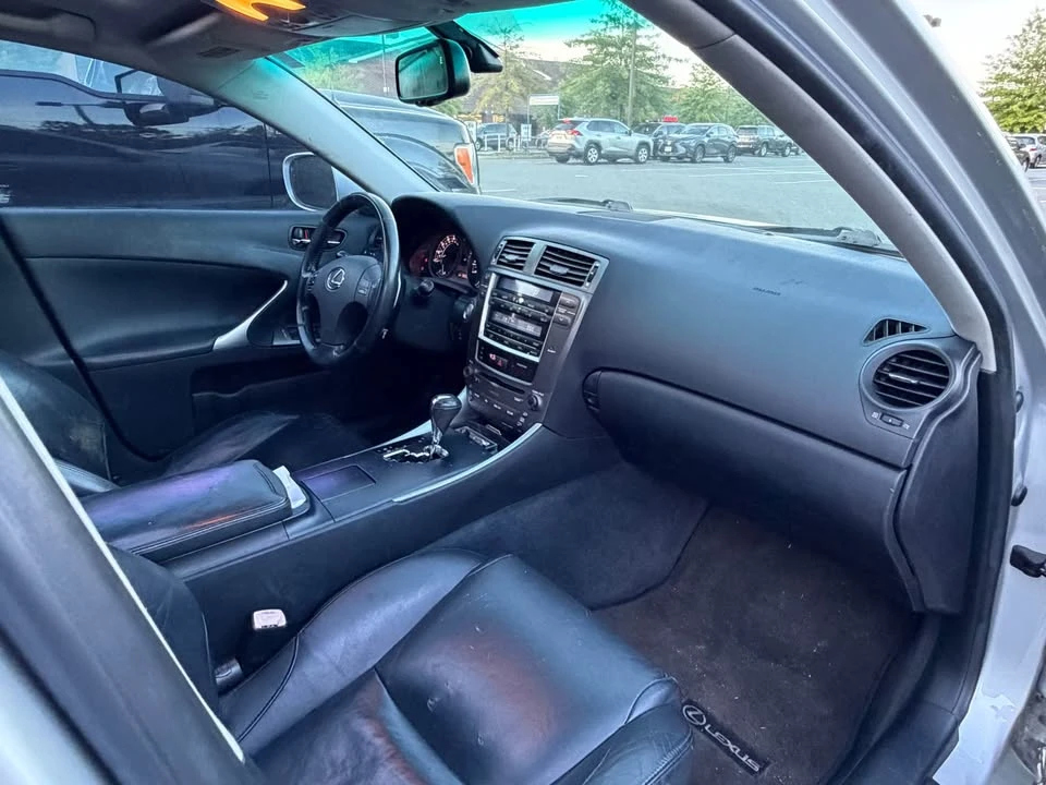 2007 Lexus IS 2nd Gen - Image 11 of 17